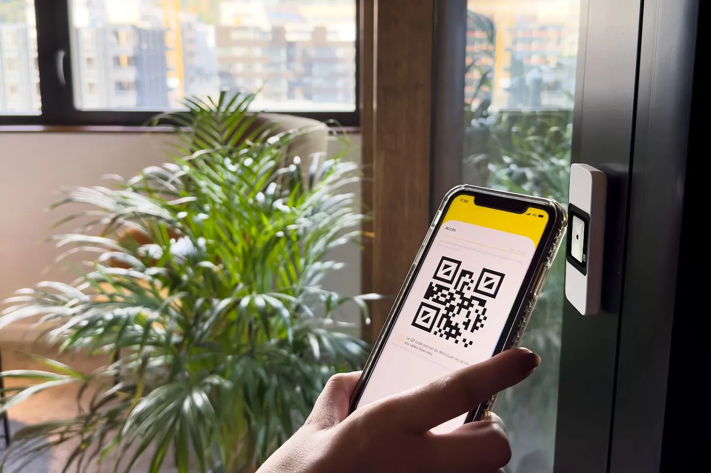 Accès par QR code via l'application Lumen — smart building